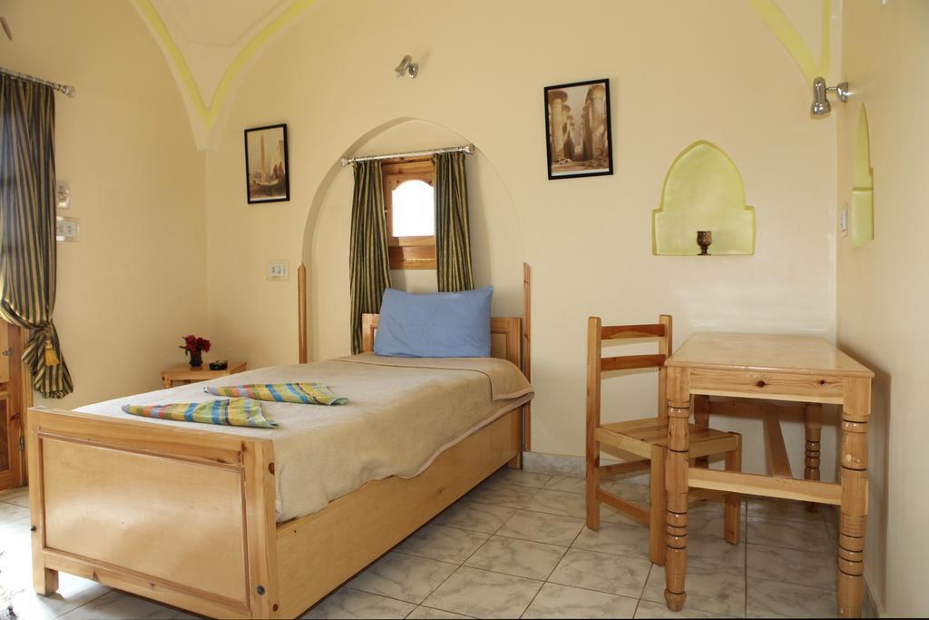 El Fayrouz Hotel Luxor Kamer foto